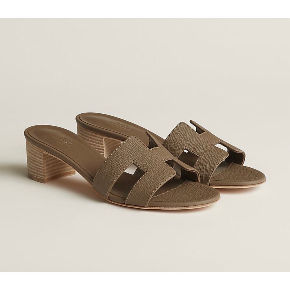 Hermès Oasis Sandals Etoupe Epsom Leather Heels 38.5 Dust Bag Included - Picture 5 of 7